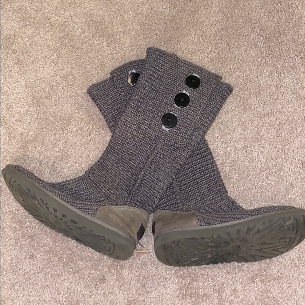Ugg boots gray sweater